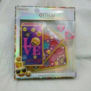 3/$20 NEW Kid's Emoji Gift Makeup Set